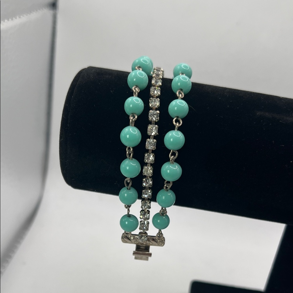 Vintage Kramer costume jewelry bracelet